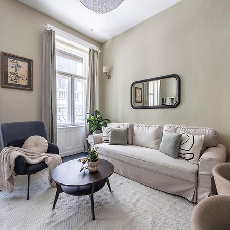 Charming Art Deco Style Apartment In The Heart Of بودابست المظهر الخارجي الصورة