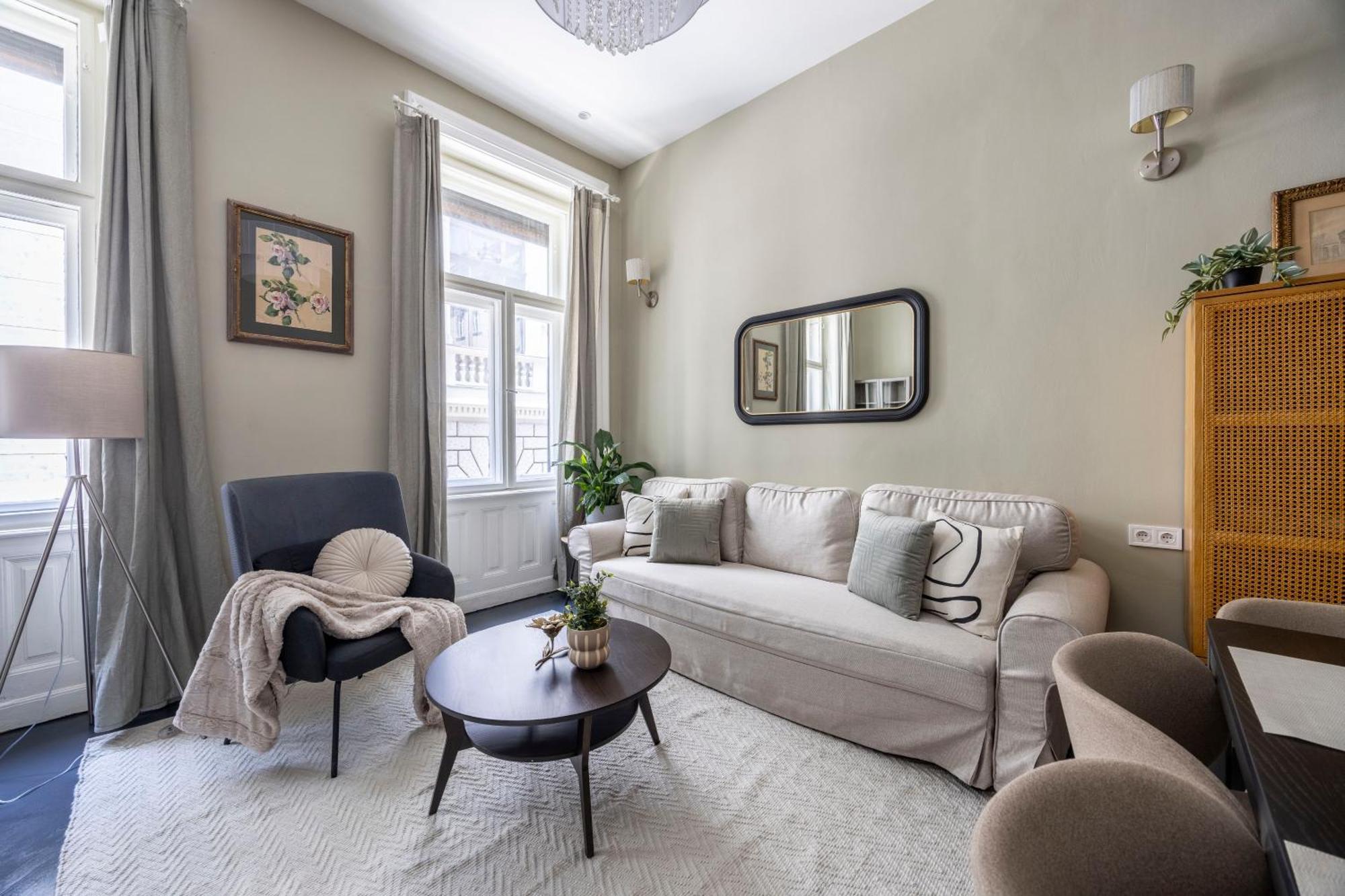 Charming Art Deco Style Apartment In The Heart Of بودابست المظهر الخارجي الصورة