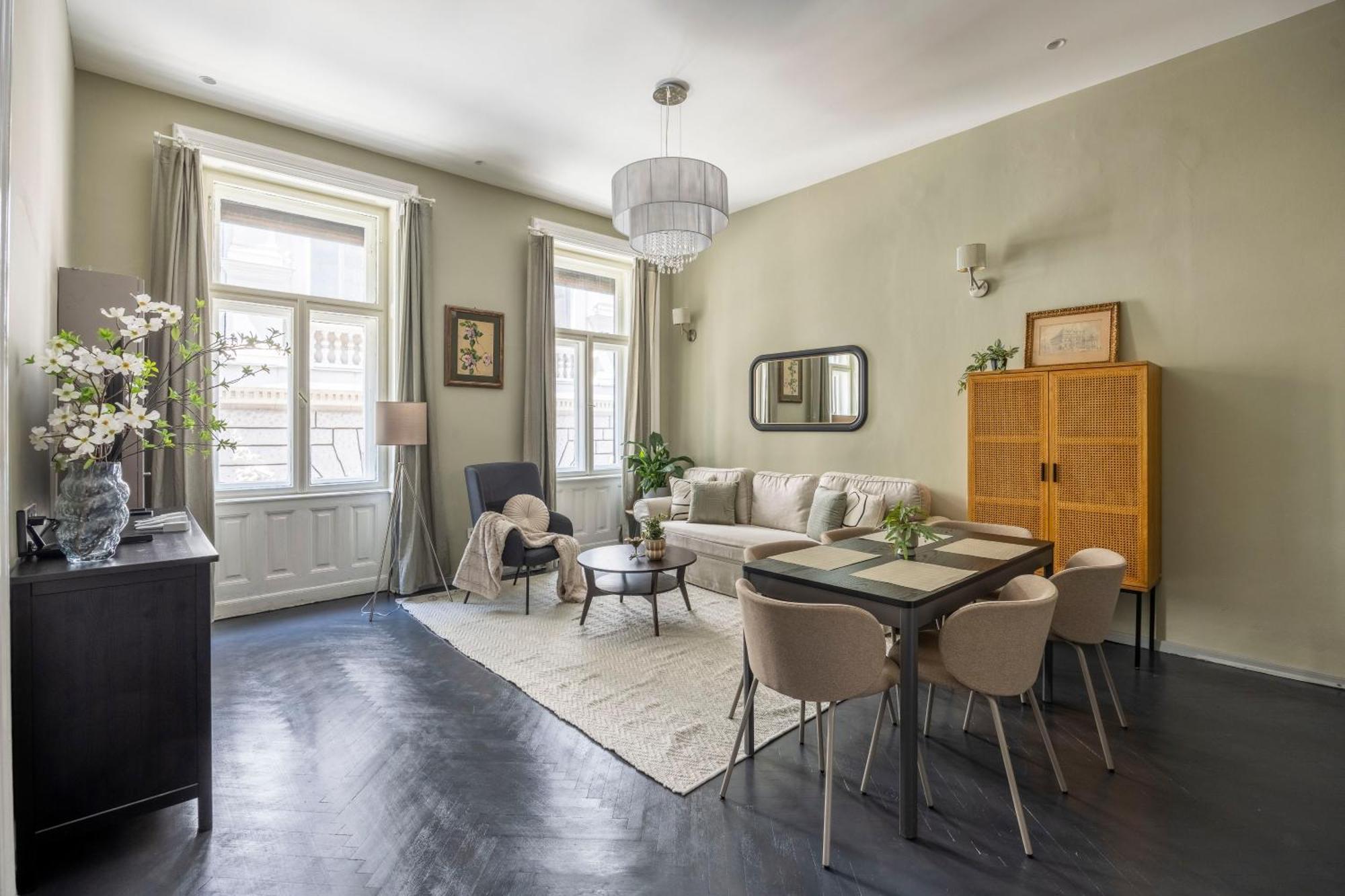 Charming Art Deco Style Apartment In The Heart Of بودابست المظهر الخارجي الصورة