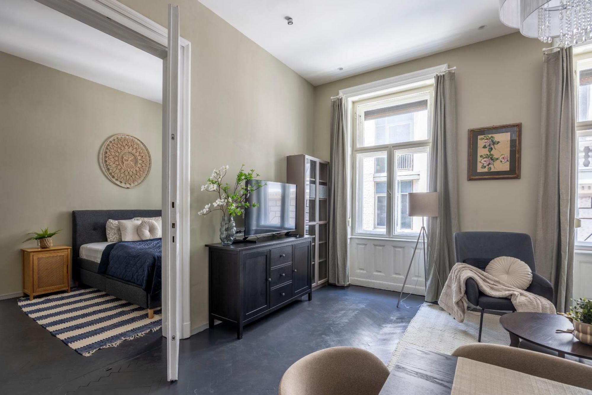 Charming Art Deco Style Apartment In The Heart Of بودابست المظهر الخارجي الصورة